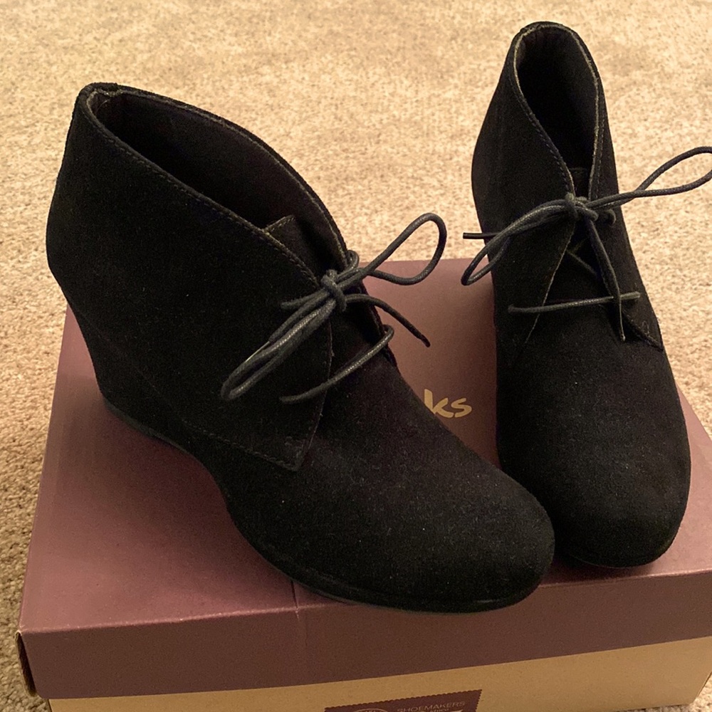 Clarks Camryn Bronte suede wedge bootie